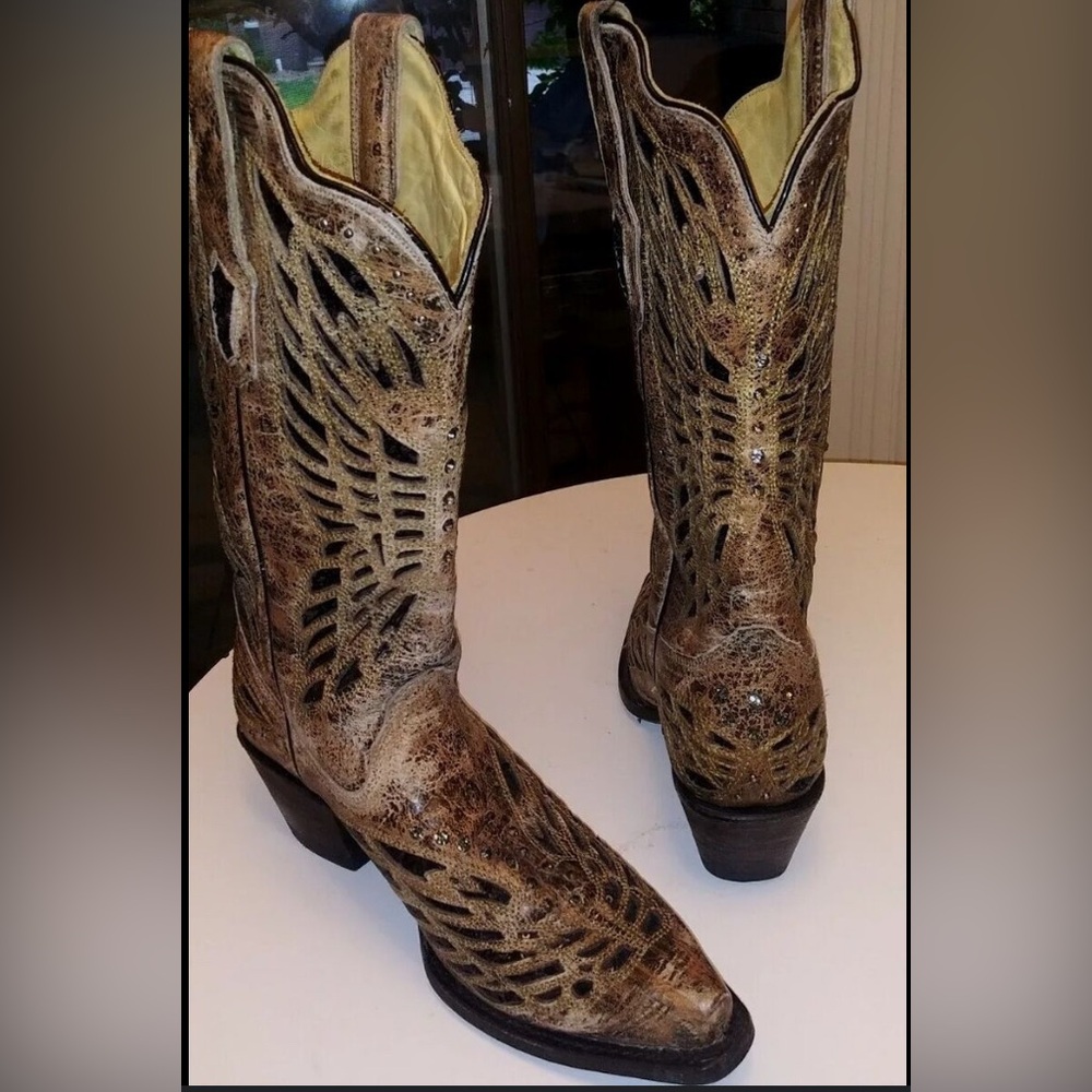 Corral Angel Wings Women's sz 7 1/2M Brown Leather Feminine Pointed Toe